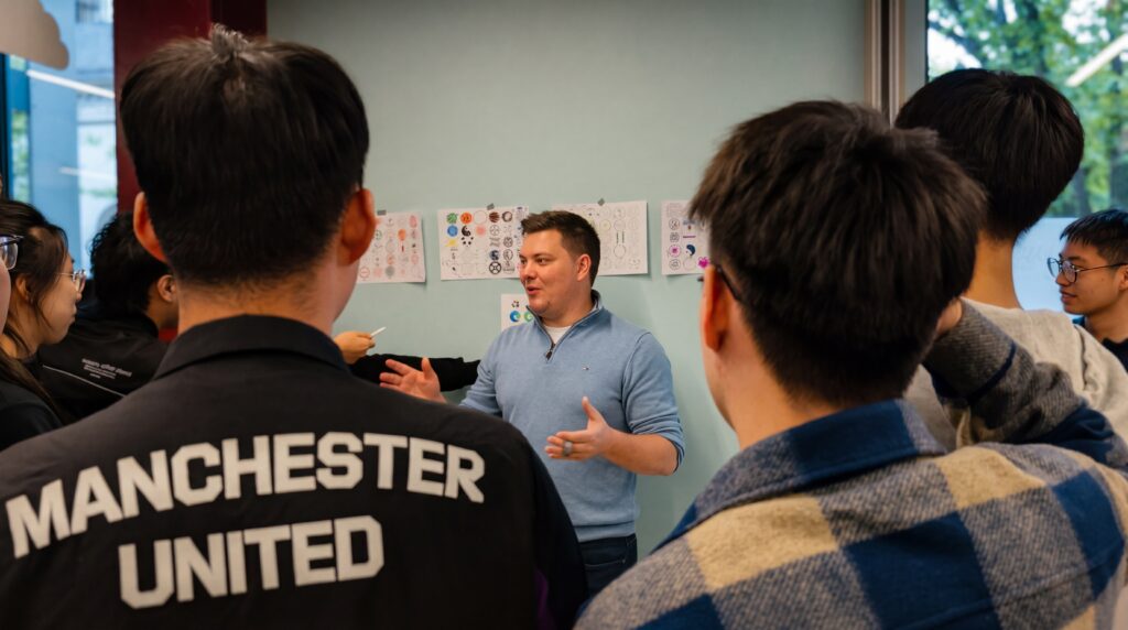 Chris talking to student entrepreneurs